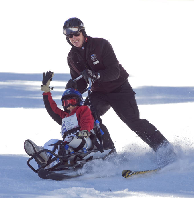 Mono ski sled for the paraplegic skier