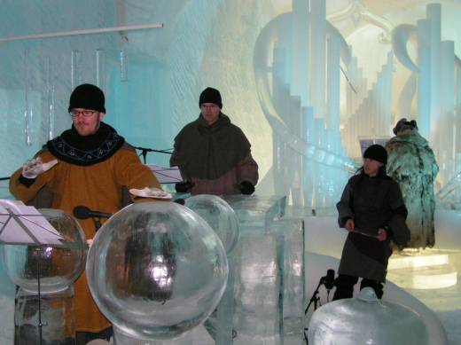 Ice Music Symphony: Ice Organ, drums and xylaphone