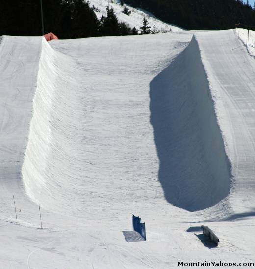 Alyeska AK: Terrain park Superpipe