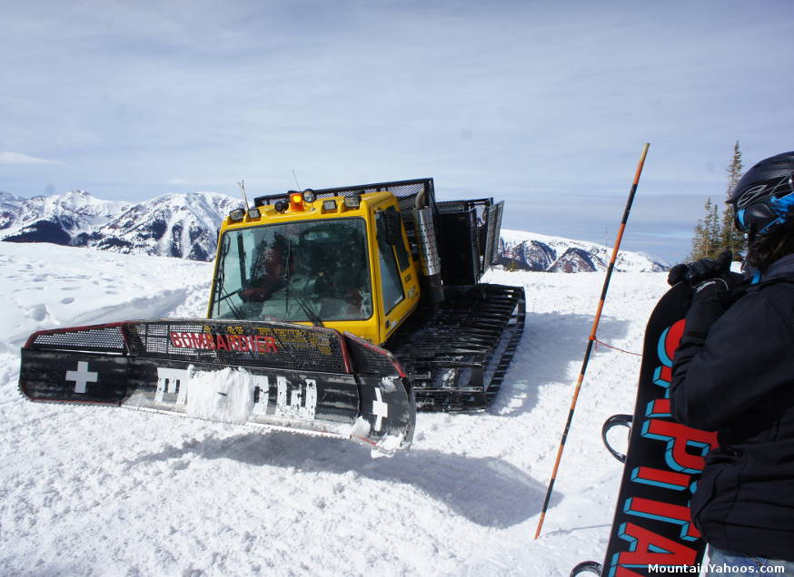 Highland Bowl snowcat loading