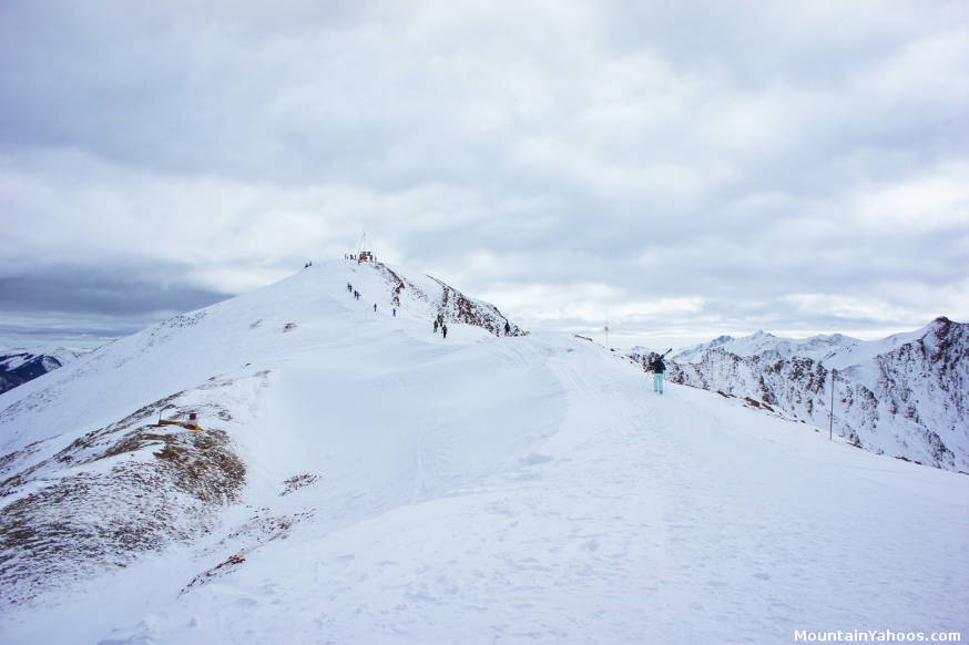 The hike along the ridge