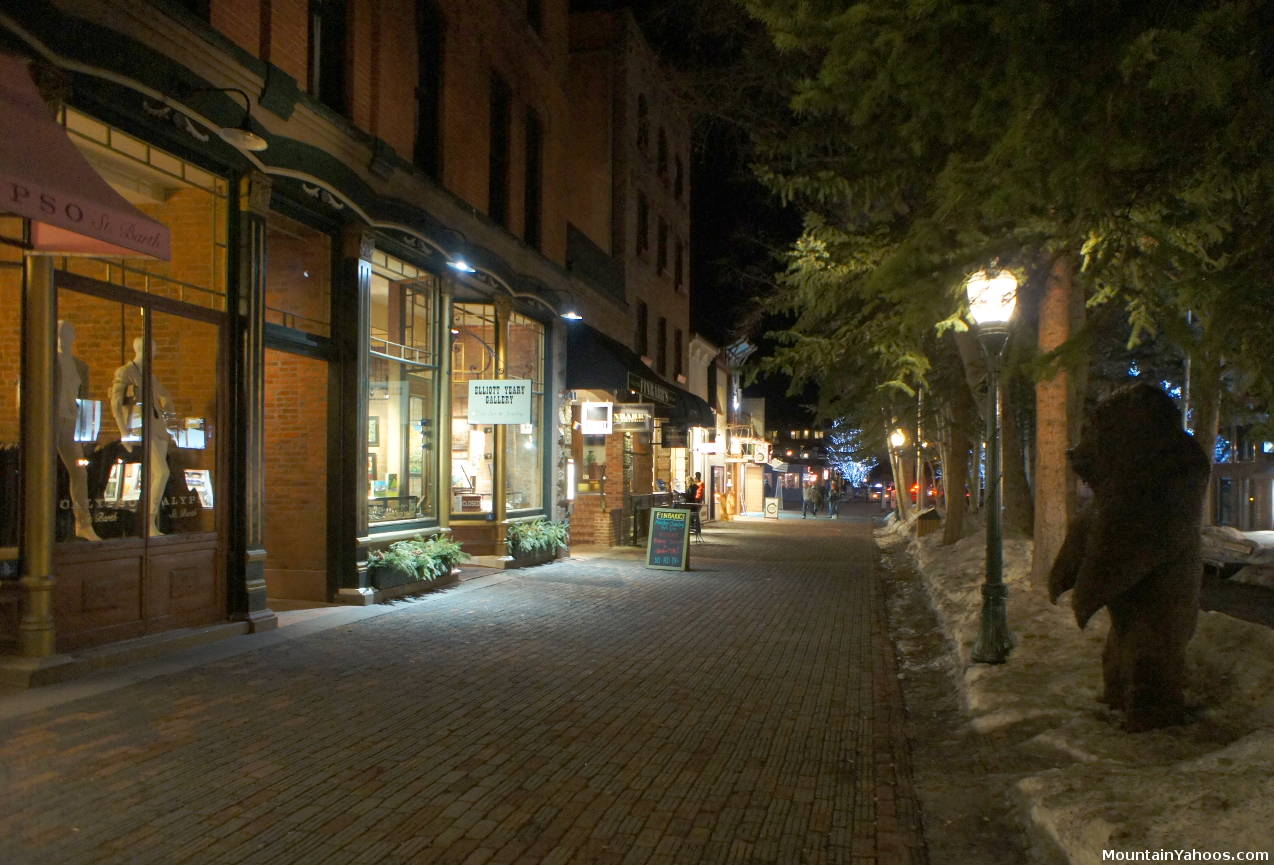 Shopping in the town of Aspen