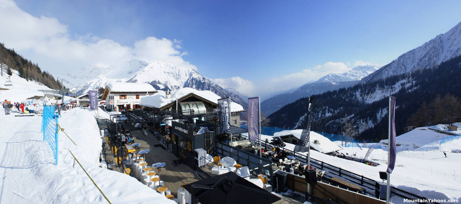 Apres Ski at the mountain ski base of Courmayeur