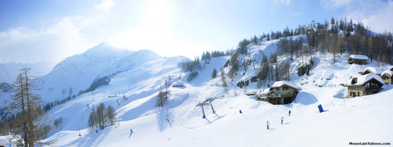 Courmayeur mid-mountain at the base of Pra Neyron lift