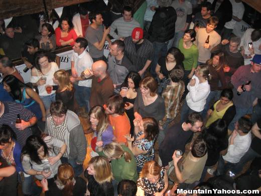 Killington Wobbly Barn crowd