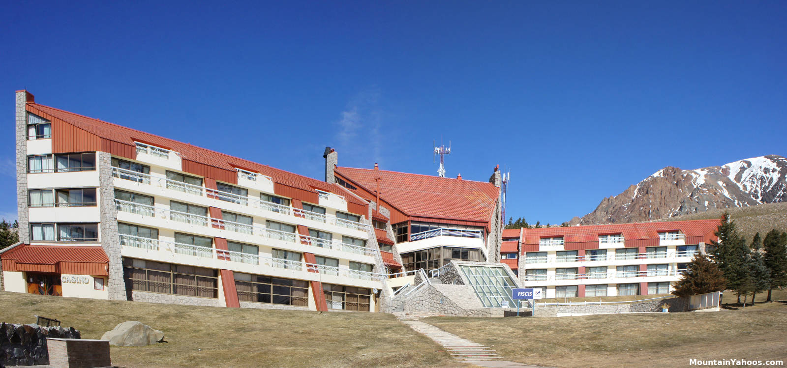 Las Lenas ski reosrt base accommodations - Hotel Piscus