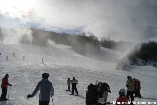 Loon Mountain Beginner Runs looking up from Governors lodge