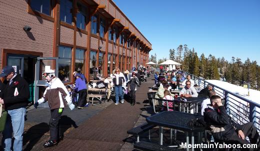 Mount Rose: Apres ski at the lodge