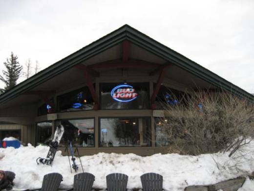 Cuzzins Bar at Mount Snow