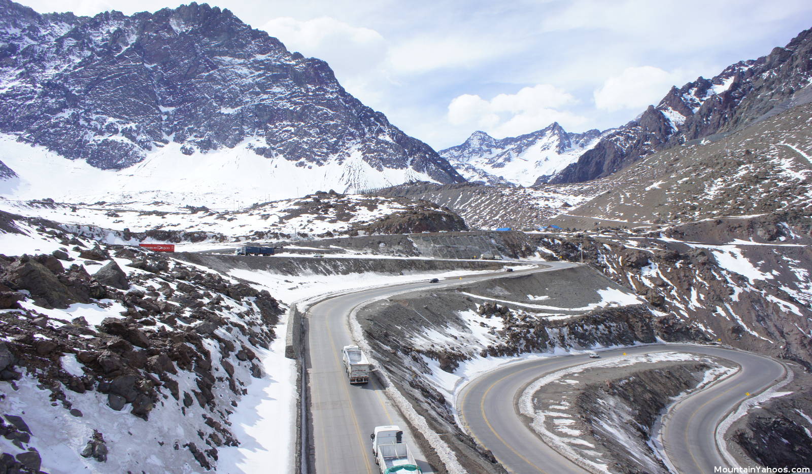 Highway 60 on the way to Portillo ski reosrt