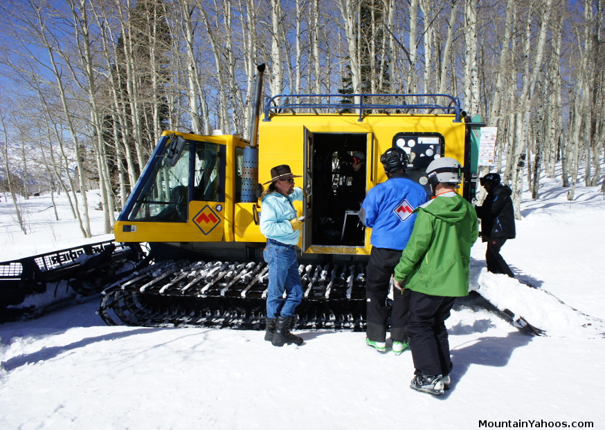 Lightning Ridge snowcat loading