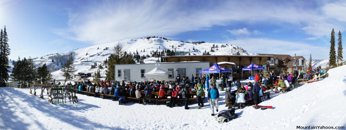 Apres Ski at Timberline Lodge