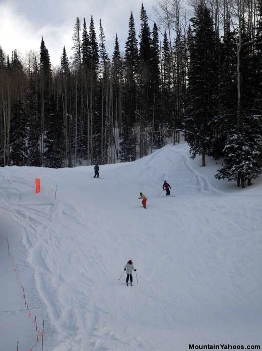 Intermediate blue ski run Alpenglow