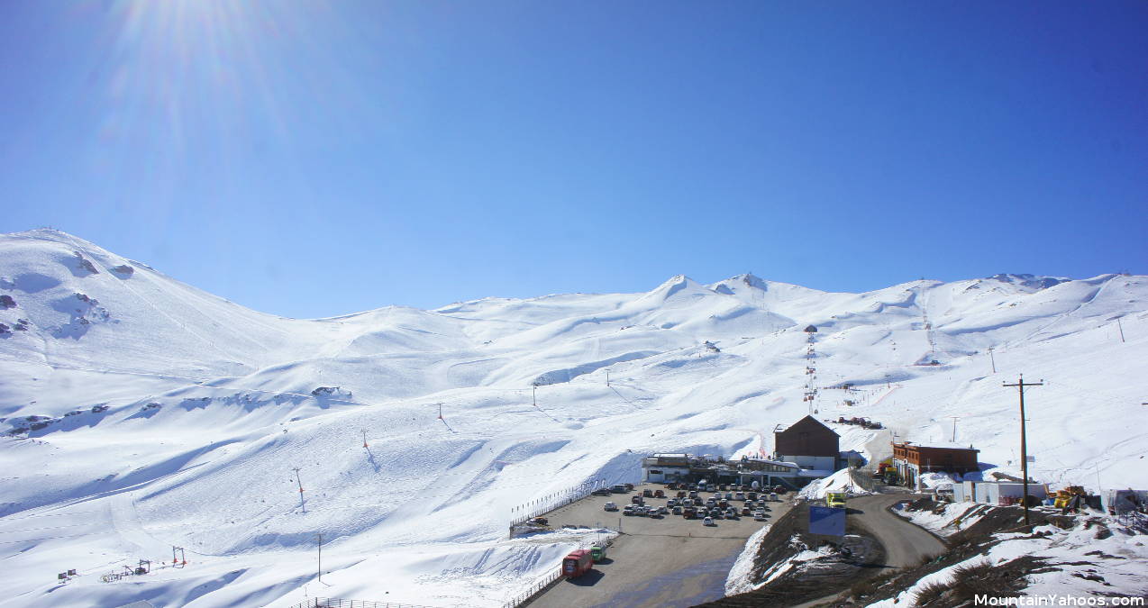 Valle Nevado Chile: Gondola base