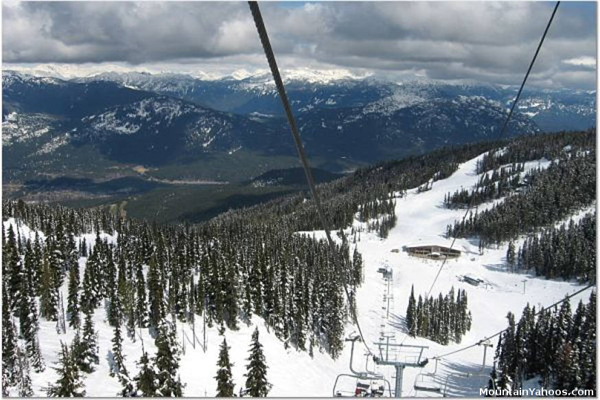 Jersey Cream Express Ski chair above Glacier Creek mid-mountain lodge